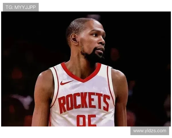 杜兰特凌晨豪宅自拍，灯光全开活像拍MV事儿啊！