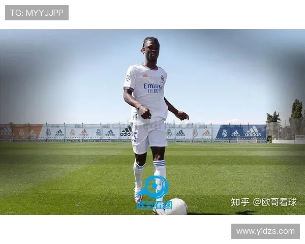 卡马文加与克罗斯的中场组织效率与出球能力差异解析